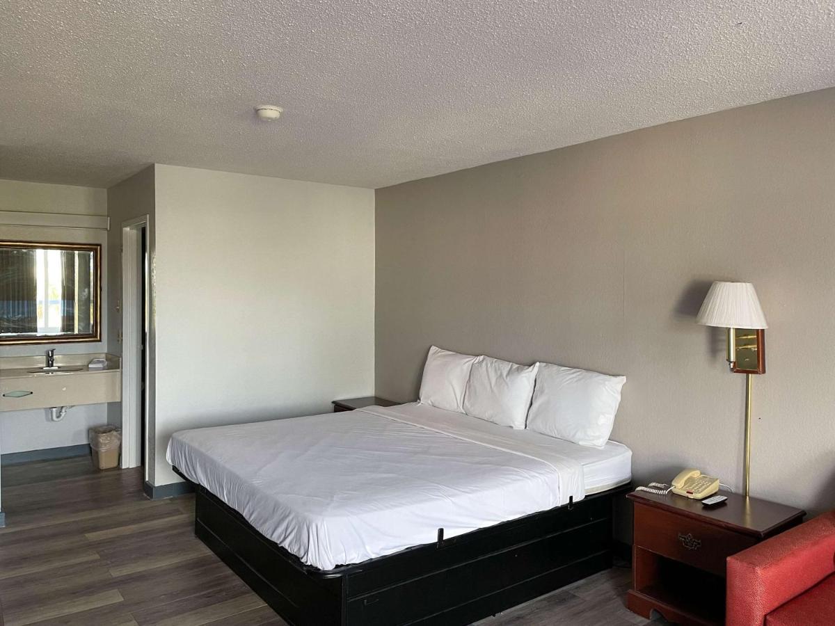 6 Marianna, Fl Hotel