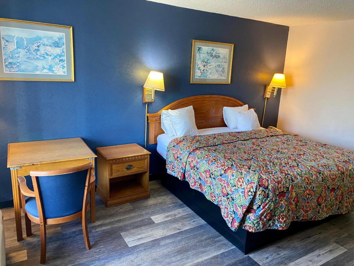 6 Marianna, Fl Hotel