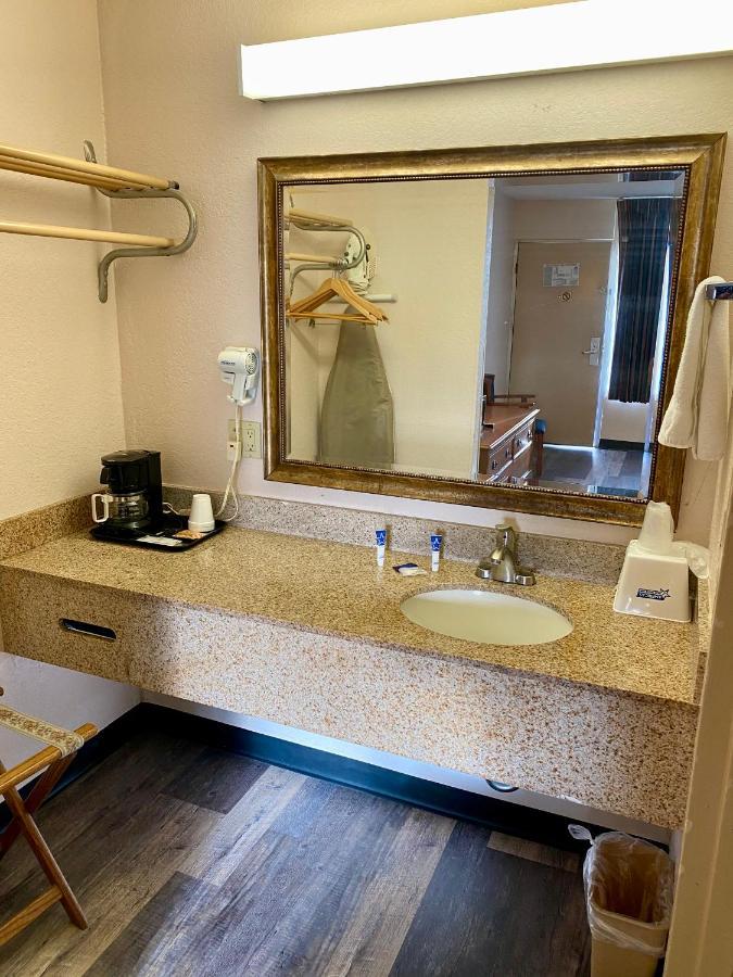 Hotel 6 Marianna, Fl